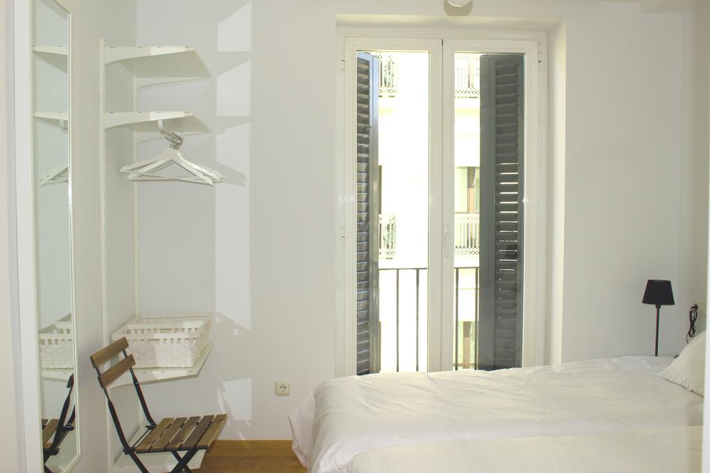 Aloha Apartamentos بنبلونة الغرفة الصورة