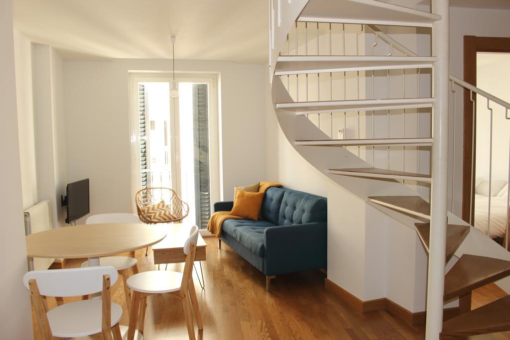 Aloha Apartamentos بنبلونة الغرفة الصورة