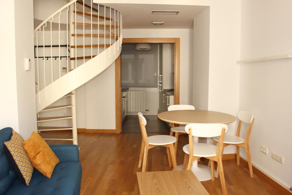 Aloha Apartamentos بنبلونة الغرفة الصورة